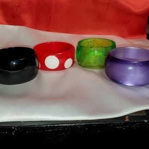 4 plastic bracelets